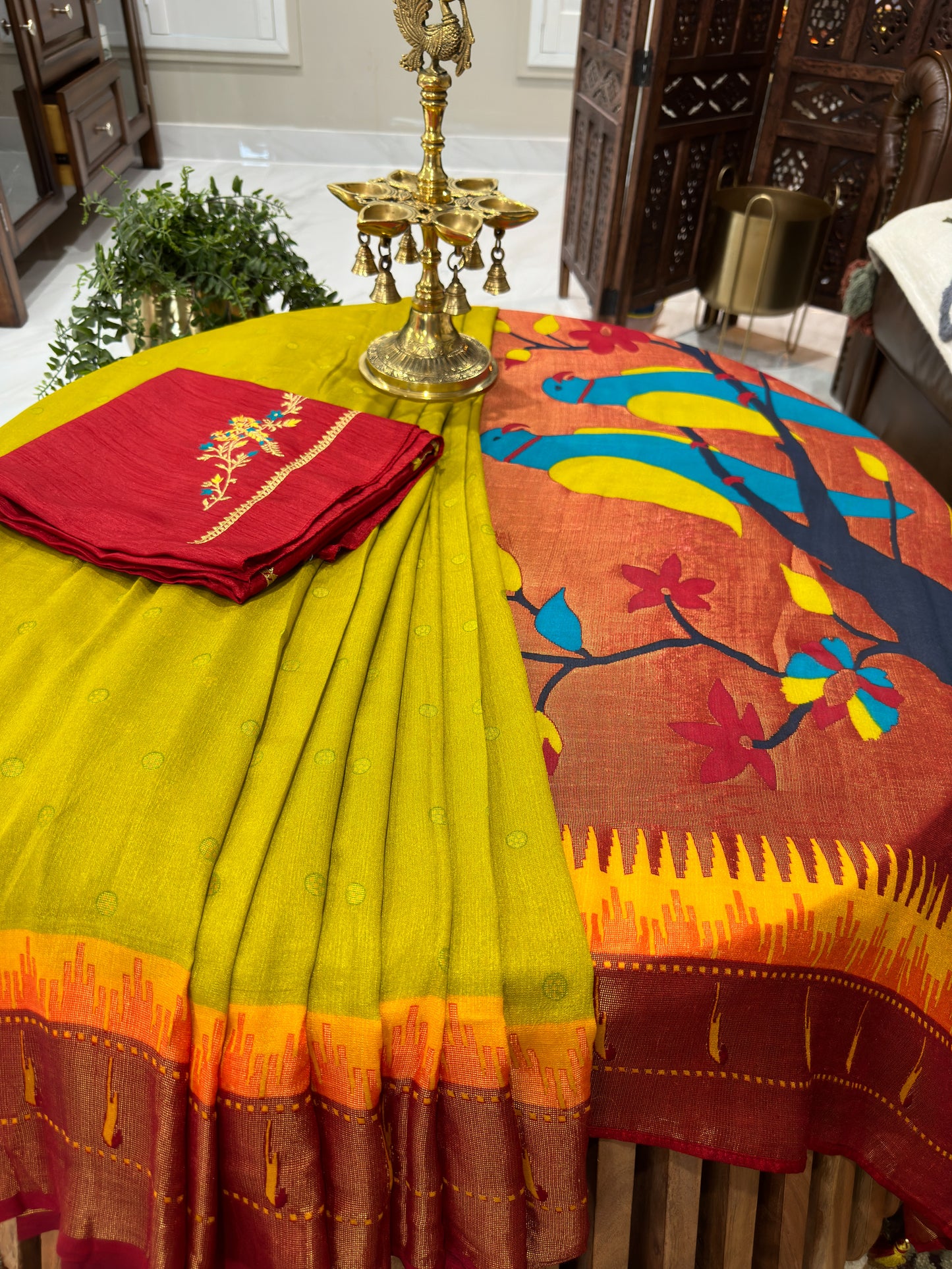 Woven Design Zari Silk Blend Saree