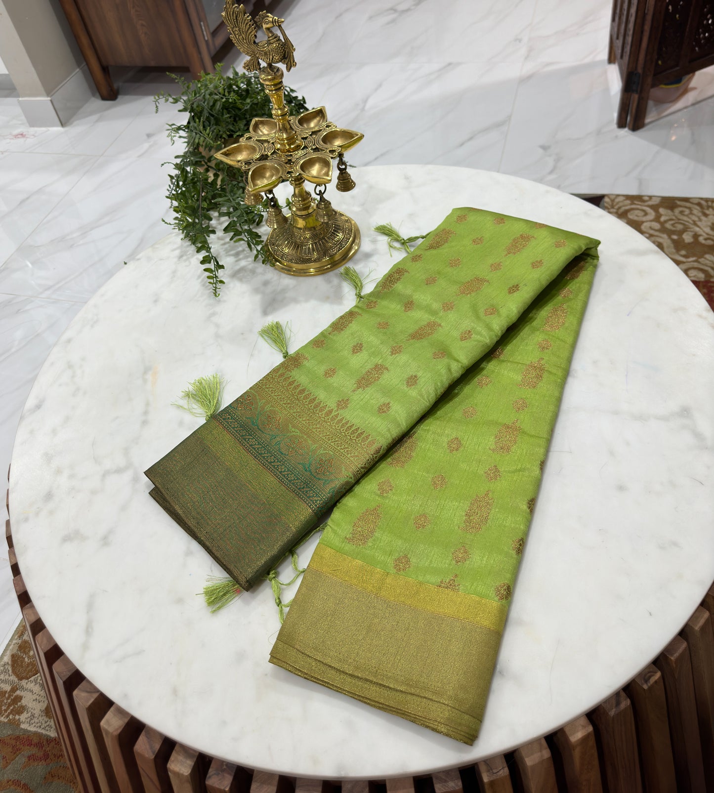 Green & Gold-Toned Ethnic Motifs Art Silk Banarasi Saree