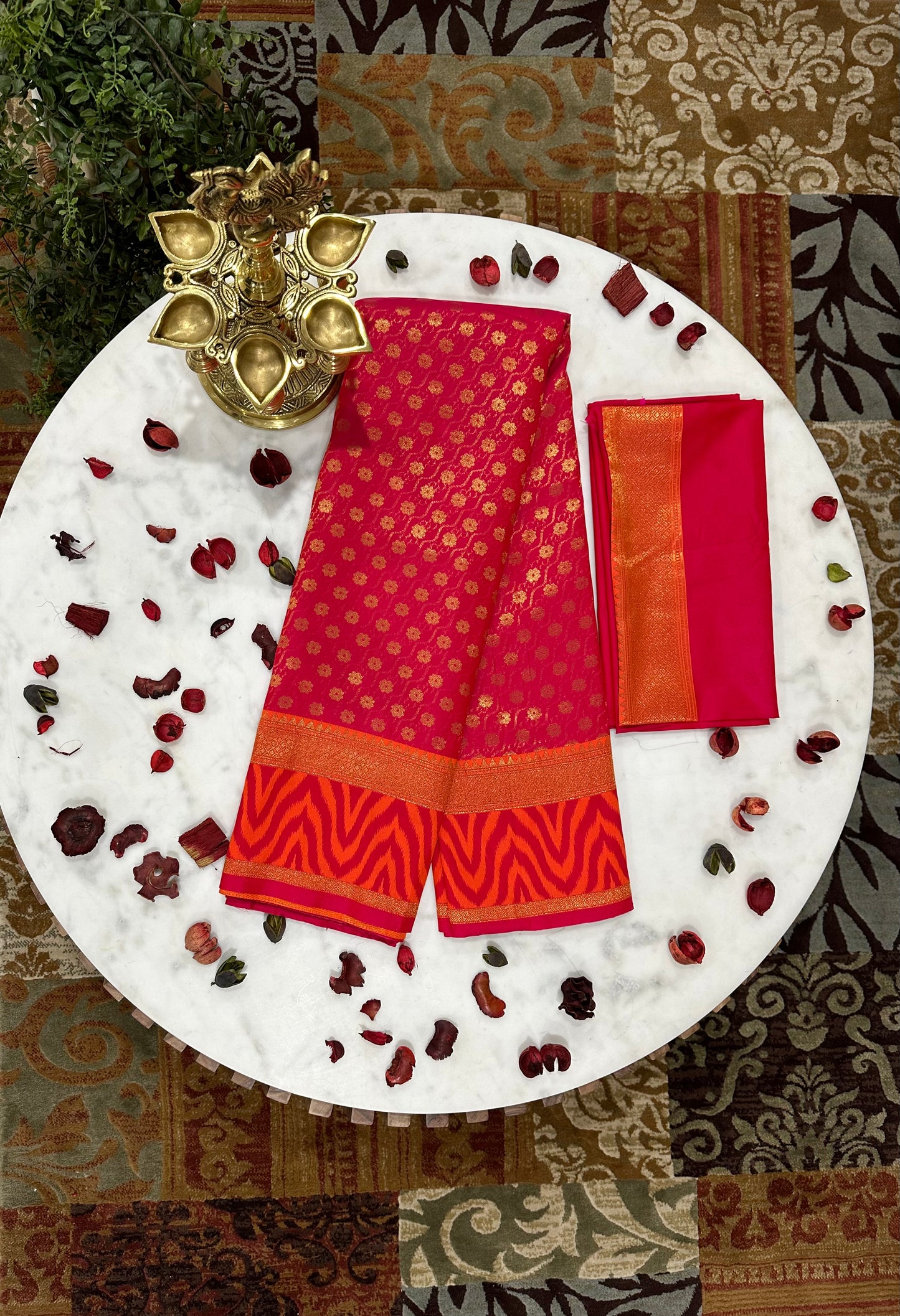 Pink & Gold-Toned Floral Silk Blend Banarasi Saree