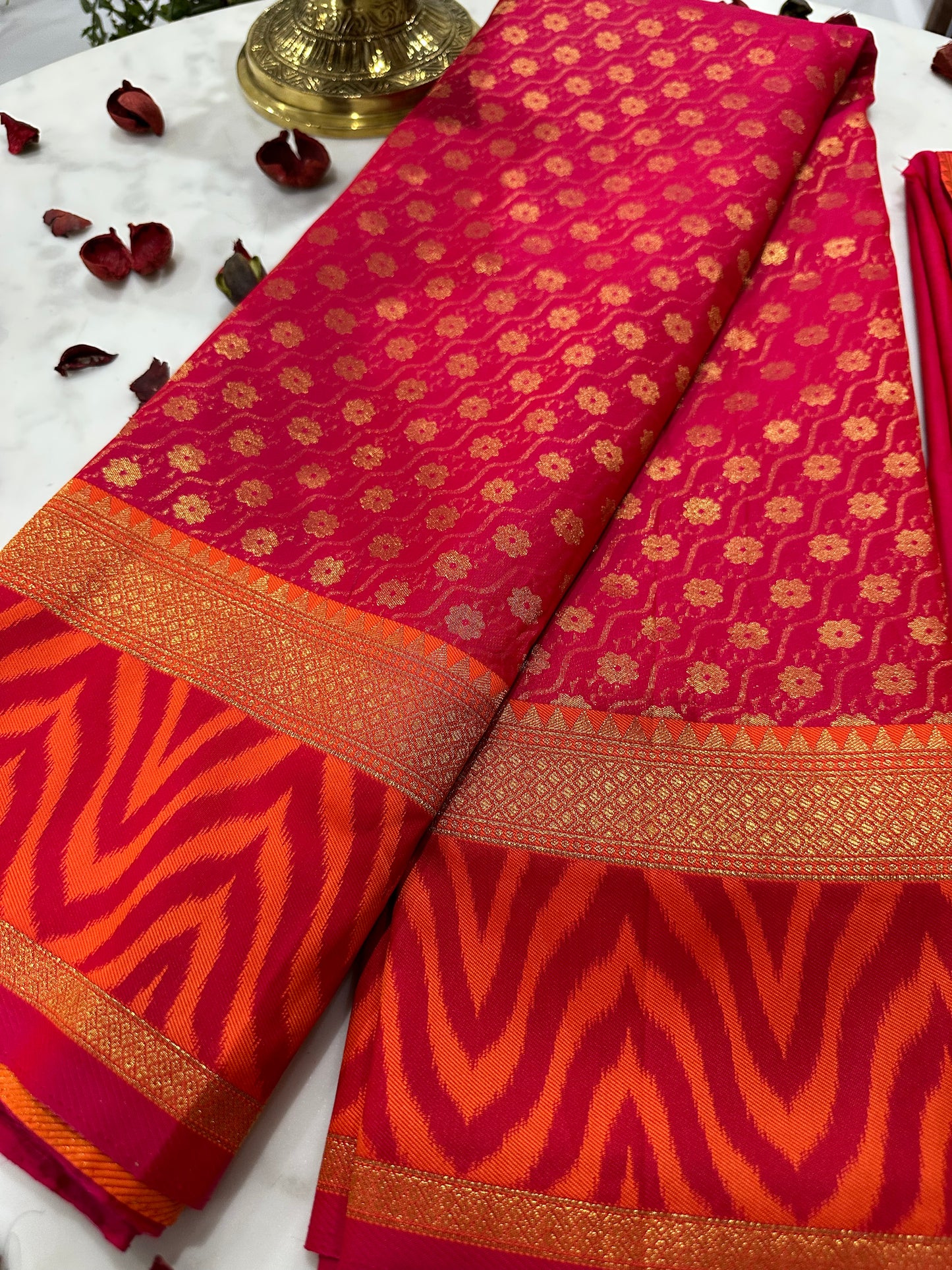 Pink & Gold-Toned Floral Silk Blend Banarasi Saree