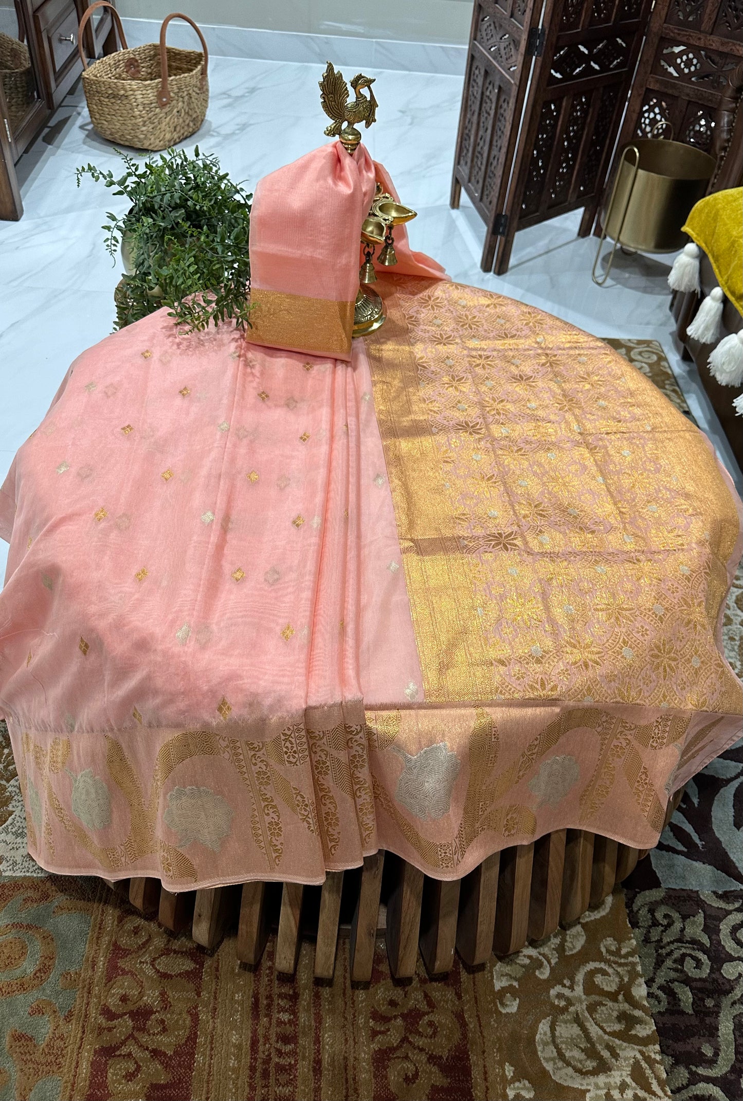 Peach-Coloured & Gold-Toned Ethnic Motifs Zari Silk Blend Banarasi Saree